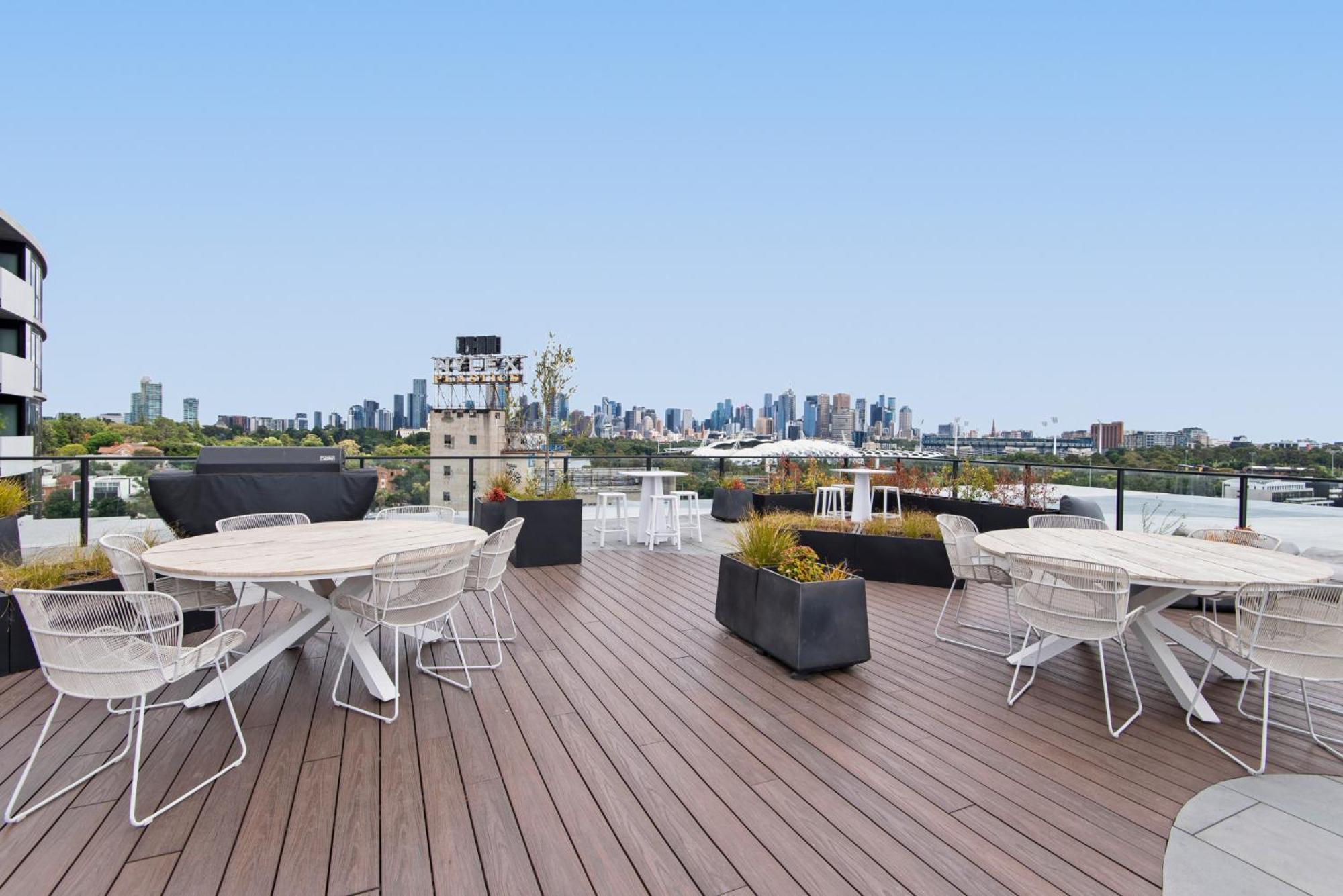 Executive 2-Bed Apartment With Views, Gym And Pool Melbourne Exterior photo